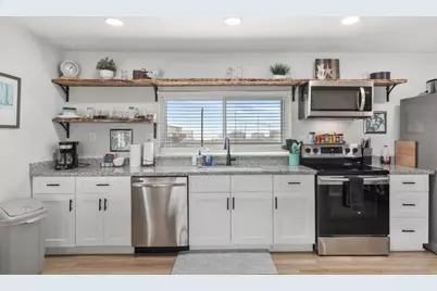 512 Texas Street, Surfside Beach, TX 77541 - Photo 8