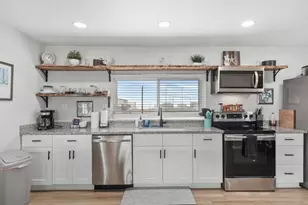 512 Texas St, Surfside Beach, TX 77541 - Photo 8