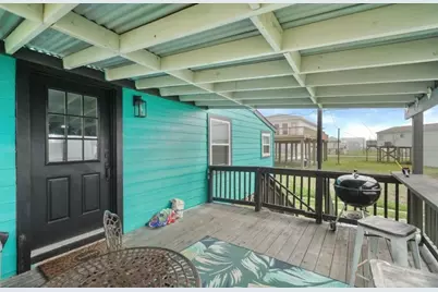512 Texas Street, Surfside Beach, TX 77541 - Photo 4