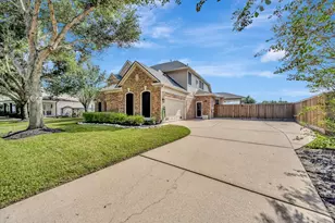 2847 Everett Dr, Friendswood, TX 77546 - Photo 2