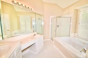 514 Avery Dr, Sugar Land, TX 77479 - Photo 14