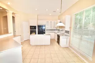 514 Avery Dr, Sugar Land, TX 77479 - Photo 6