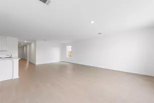 9247 Speckled Trout Dr, Baytown, TX 77521 - Photo 8