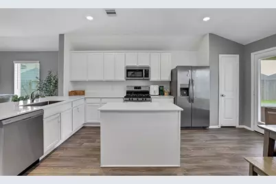 4731 Tindarey Glen Lane, Baytown, TX 77521 - Photo 14