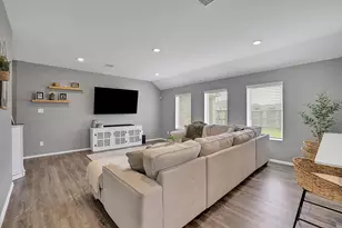 4731 Tindarey Gln Ln, Baytown, TX 77521 - Photo 6