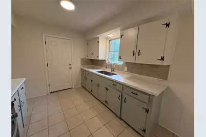 223 Belmont Street, Tomball, TX 77375 - Photo 4