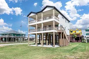 101 Ocean Shore Dr, Crystal Beach, TX 77650 - Photo 2