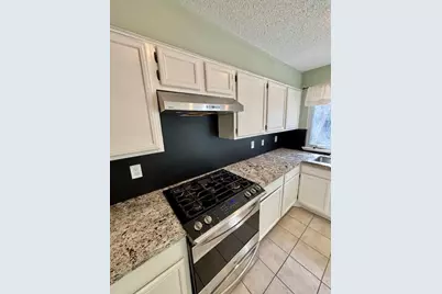 2 Purpletop Court, The Woodlands, TX 77381 - Photo 6