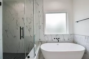 2305 Maury St, Houston, TX 77026 - Photo 10