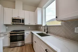 2305 Maury St, Houston, TX 77026 - Photo 8