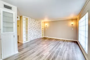 2201 Fountain View Dr, Houston, TX 77057 - Photo 10