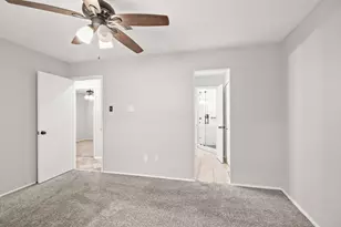 35 N Wavy Oak Cir, The Woodlands, TX 77381 - Photo 10