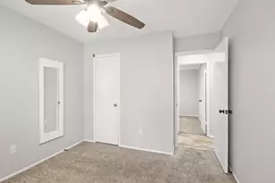 35 N Wavy Oak Cir, The Woodlands, TX 77381 - Photo 14