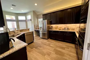 9219 Barnsford Ln, Tomball, TX 77375 - Photo 4