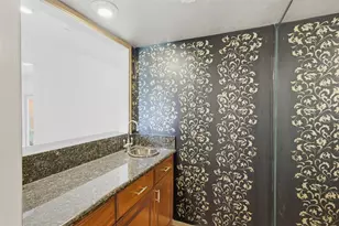 3002 Riata Ln, Houston, TX 77043 - Photo 4