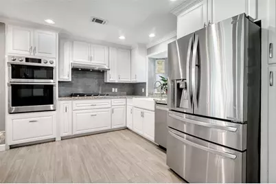 705 Briarmeadow Avenue, Friendswood, TX 77546 - Photo 6