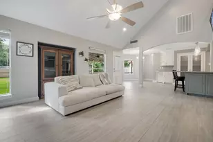 705 Briarmeadow Ave, Friendswood, TX 77546 - Photo 14
