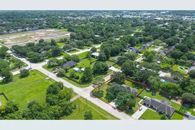 705 Briarmeadow Avenue, Friendswood, TX 77546 - Photo 46