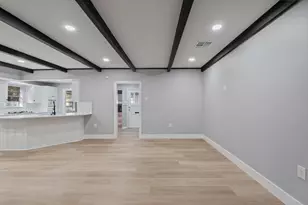 105 N Woodsway St E, Conroe, TX 77301 - Photo 12