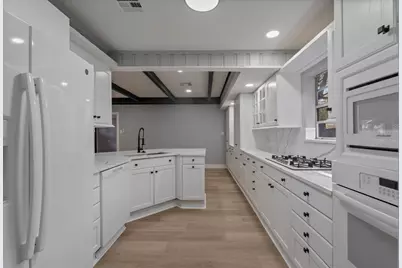 105 N Woodsway Street E, Conroe, TX 77301 - Photo 22