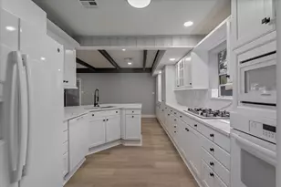 105 N Woodsway St E, Conroe, TX 77301 - Photo 22