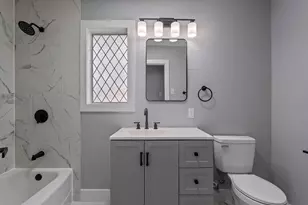 105 N Woodsway St E, Conroe, TX 77301 - Photo 22