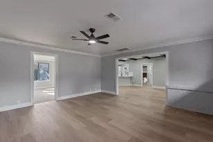 105 N Woodsway St E, Conroe, TX 77301 - Photo 14