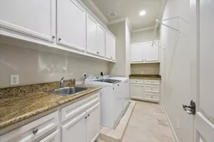 5736 Tanglewood Cove St, Houston, TX 77057 - Photo 30