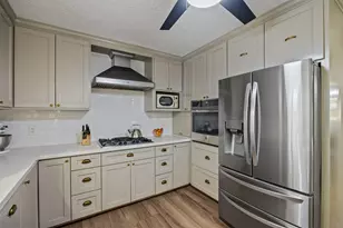 326 Bayou View Dr, Seabrook, TX 77586 - Photo 18