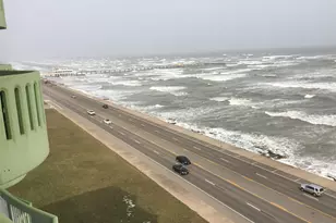 9420 Seawall Blvd, Galveston, TX 77554 - Photo 18