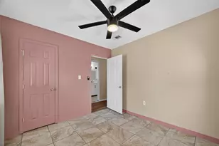 702 S Holmes St, La Porte, TX 77571 - Photo 24