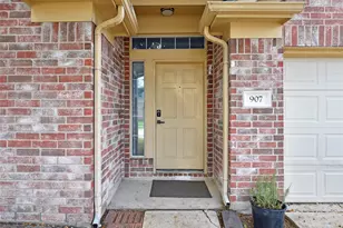 907 Garden Land Ct, Houston, TX 77073 - Photo 2