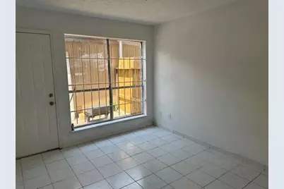 8722 Maplecrest Drive, Houston, TX 77099 - Photo 6