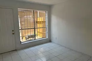 8722 Maplecrest Dr, Houston, TX 77099 - Photo 6