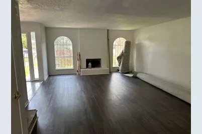8722 Maplecrest Drive, Houston, TX 77099 - Photo 2
