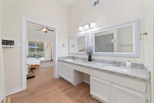 36 N Rain Forest Ct, The Woodlands, TX 77380 - Photo 18