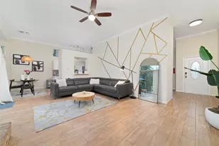 36 N Rain Forest Ct, The Woodlands, TX 77380 - Photo 2