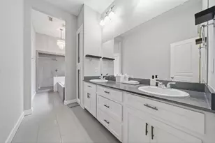 509 W 22nd St, Houston, TX 77008 - Photo 12
