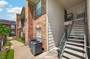 2626 Holly Hall St, Houston, TX 77054 - Photo 4
