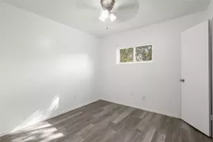 10027 Towne Mist Dr, Sugar Land, TX 77498 - Photo 14