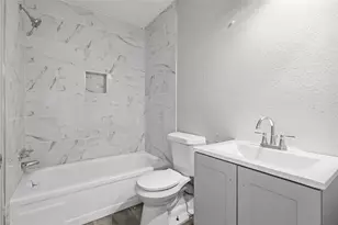 10027 Towne Mist Dr, Sugar Land, TX 77498 - Photo 16