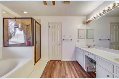 211 Squires Bend, Stafford, TX 77477 - Photo 18