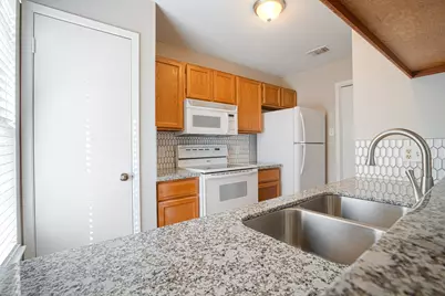 78 Cokeberry Court, The Woodlands, TX 77380 - Photo 6