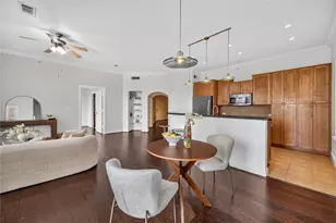 1010 Rosine St, Houston, TX 77019 - Photo 2