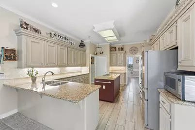 5819 Rocky Brook Drive, Houston, TX 77345 - Photo 10