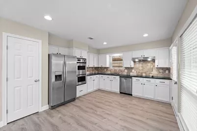 2007 Longstraw Place, The Woodlands, TX 77380 - Photo 10