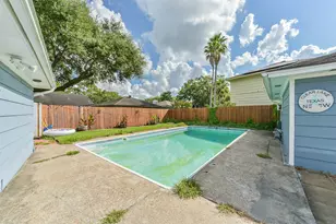 16511 Clearcrest Dr, Houston, TX 77059 - Photo 30