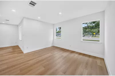 2126 Chimney Rock Road, Houston, TX 77056 - Photo 22