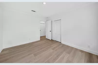 2126 Chimney Rock Road, Houston, TX 77056 - Photo 34