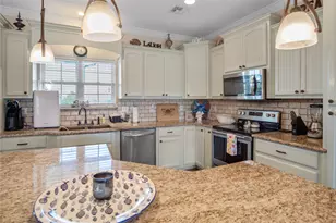 2366 Sandman, Crystal Beach, TX 77650 - Photo 22